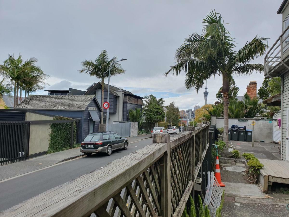 Uenuku Lodge Auckland Exterior photo